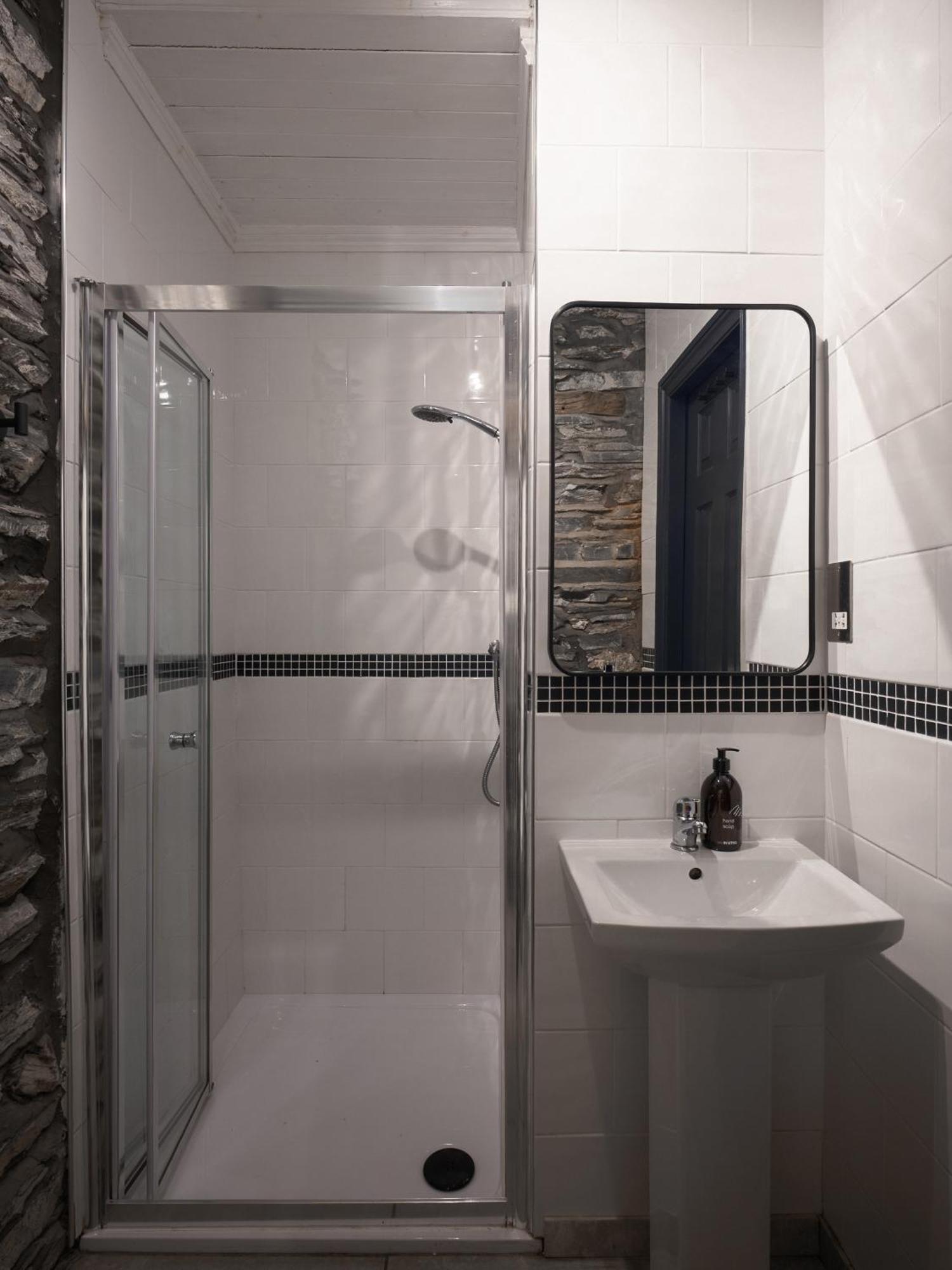 Cambridge House (Adults Only) Hotel Уиндермер Екстериор снимка